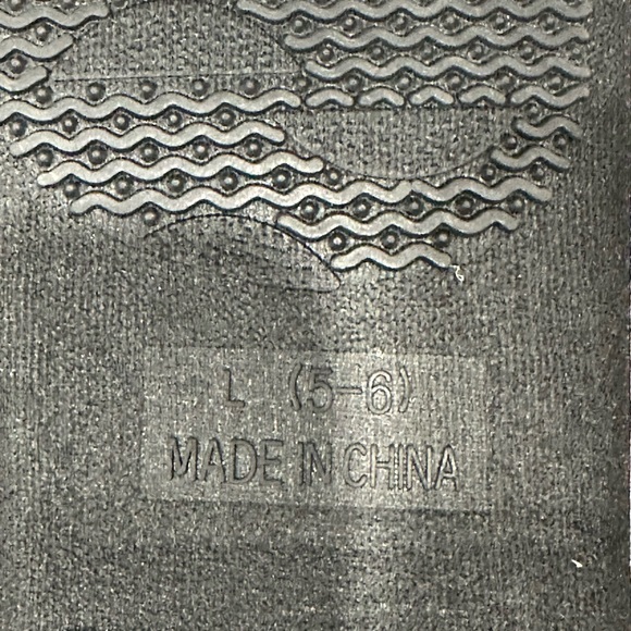 Michigan University Wolverines 5/6 L FOCO Youth Rainbow Slip On Slippers Slide - Picture 5 of 6